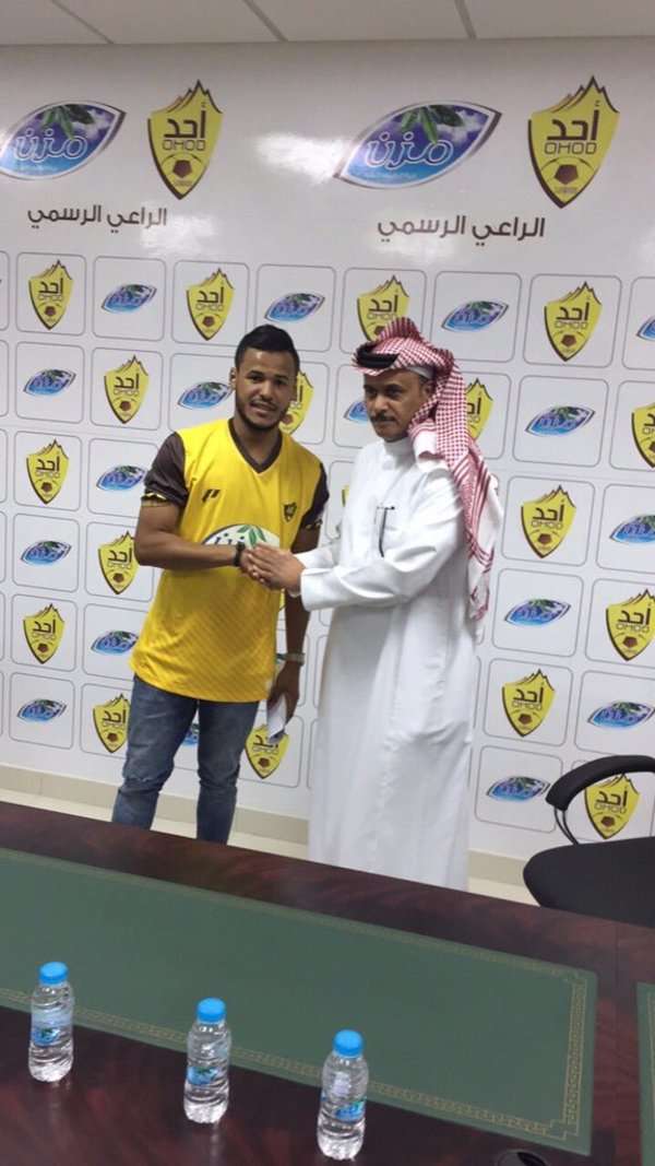 فتيني بعد التوقيع لنادي أحد