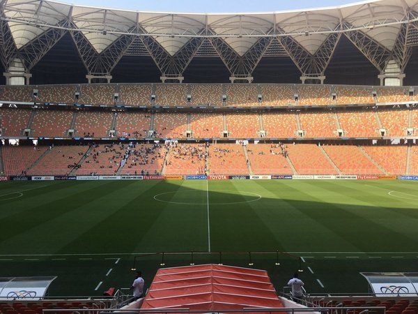 ملعب الجوهرة المشعة