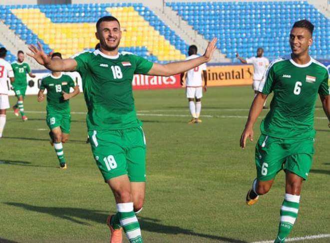 أيمن حسين يحتفل بهدفه في مرمى الإمارات