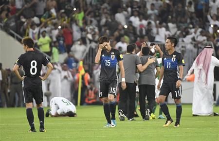 لاعبو اليابان بعد الخسارة من السعودية