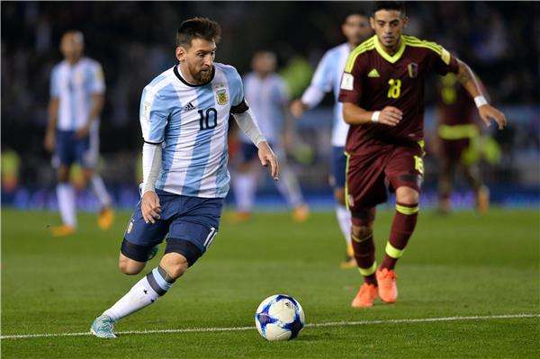 ميسي خلال اللقاء