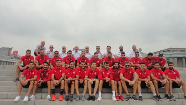 منتخب لبنان في إحدى ساحات بيونج يانج