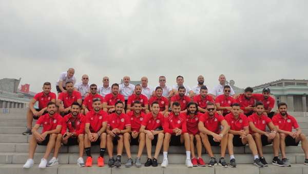 منتخب لبنان في إحدى ساحات بيونج يانج