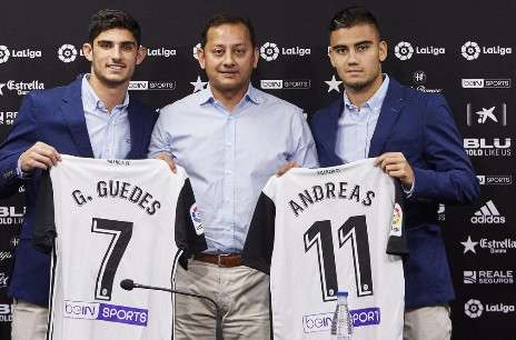 جويديس أثناء تقديمه