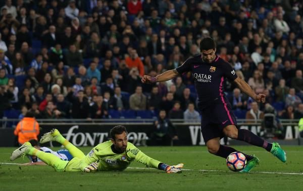 لحظة هدف سواريز في ديربي كتالونيا الأخير