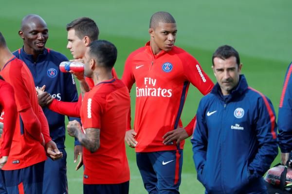 مبابي بقميص سان جيرمان