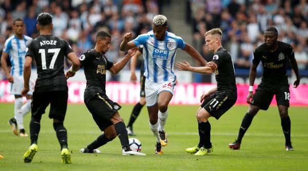 من مباراة لهيديرسفيلد