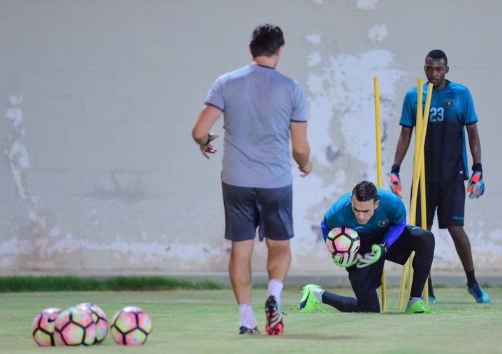 عصام الحضري