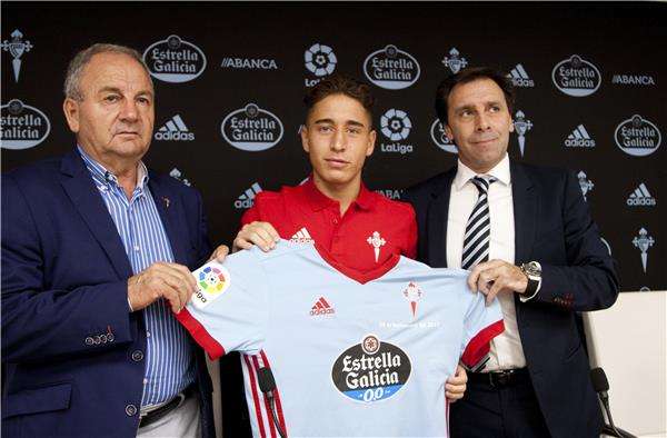 جانب من تقديم إيمري مور