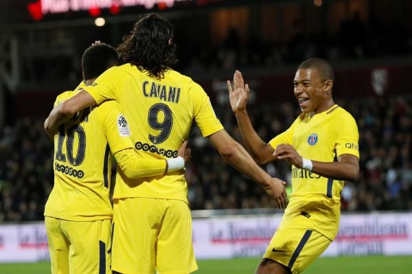 كافاني ونيمار ومبابي