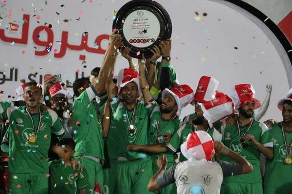 الصداقة يرفع درع الدوري العام