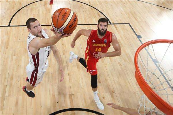 جانب من مباراة صربيا والمجر