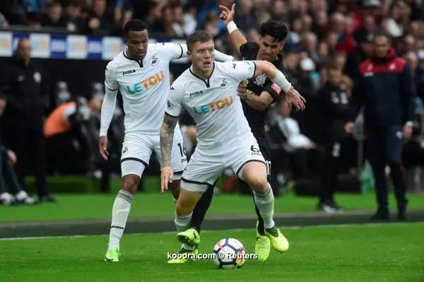 ?i=reuters%2f2017-09-10%2f2017-09-10t162132z_1418017266_rc13c8e24a00_rtrmadp_3_soccer-england-swa-new_reuters