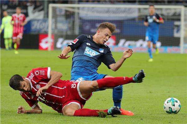 جانب من مباراة بايرن ميونيخ وهوفنهايم