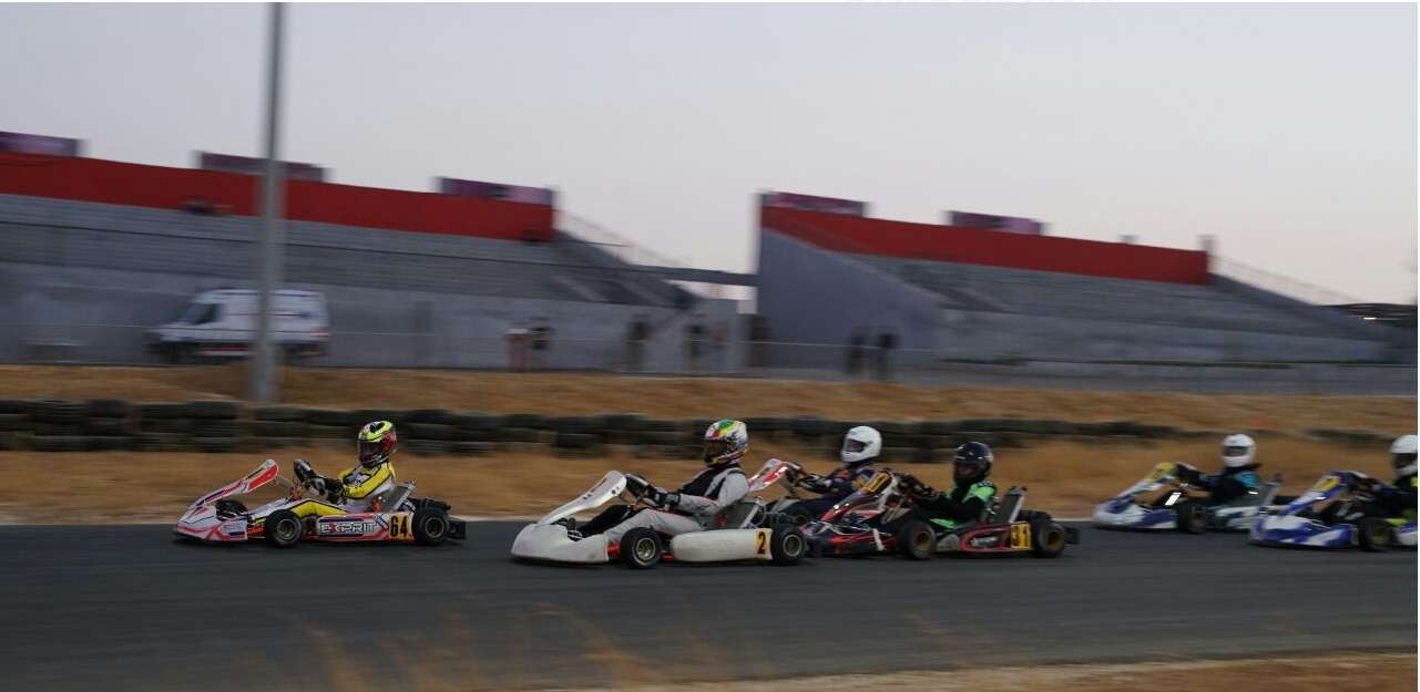 جانب من السباق