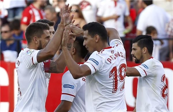 لاعبو اشبيلية 