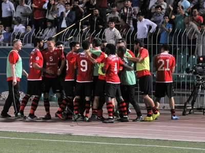 لاعبو الاستقلال الطاجيكي