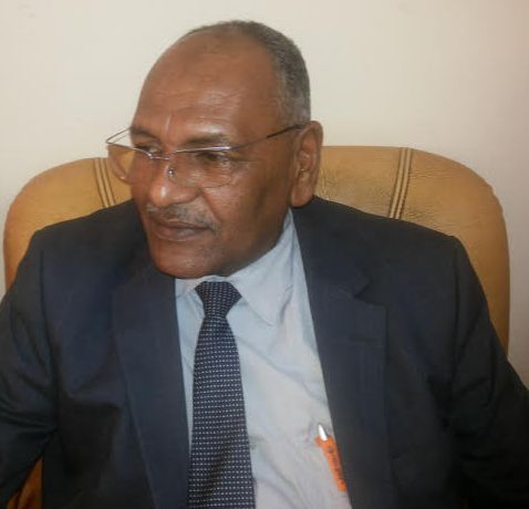 الدكتور الفاتح حسين
