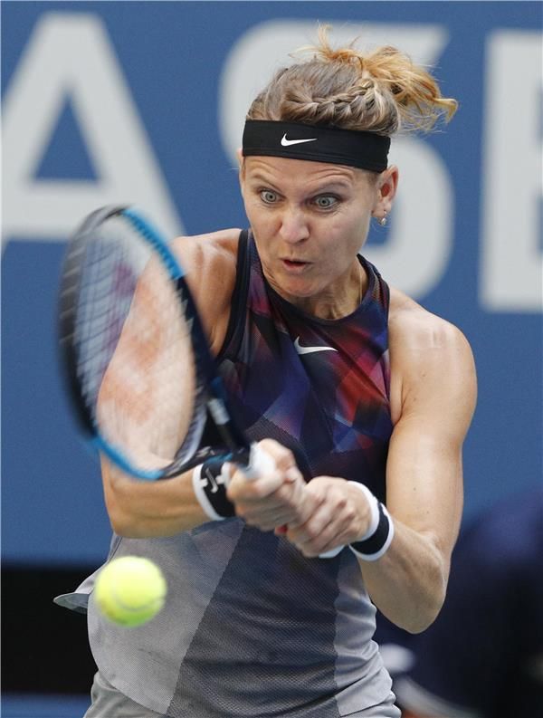  لوتسيا شفاروفا