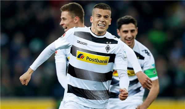 لاشلو بينيس