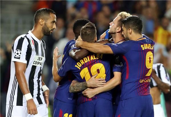 فرحة لاعبي برشلونة