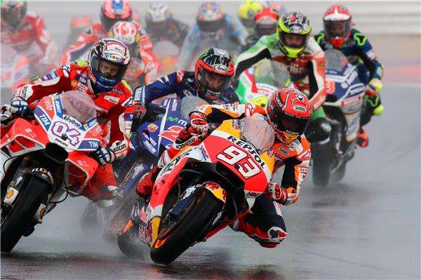 من أحد السباقات