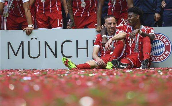 ألابا بعد التتويج بلقب الدوري الألماني