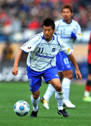 ريوجي باندو عندما كان بصفوف فريقه الأسبق جامبا أوساكا