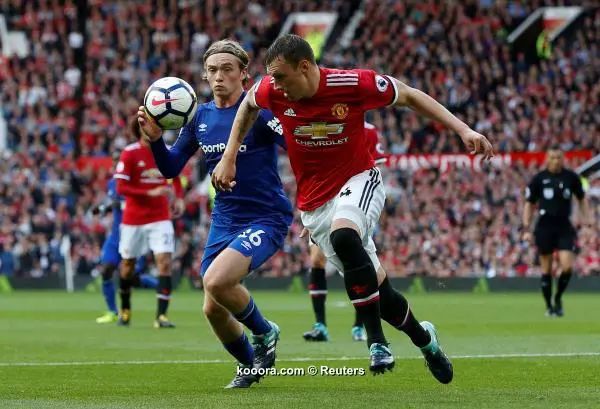 ?i=reuters%2f2017-09-17%2f2017-09-17t154358z_469999129_rc16514e82f0_rtrmadp_3_soccer-england-mun-eve_reuters