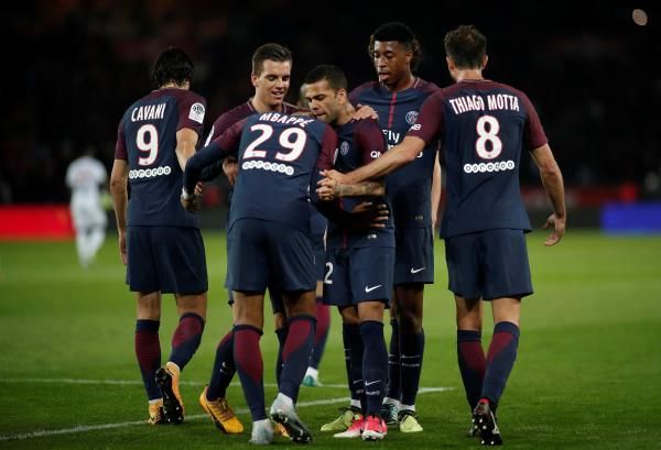 لاعبو باريس سان جيرمان