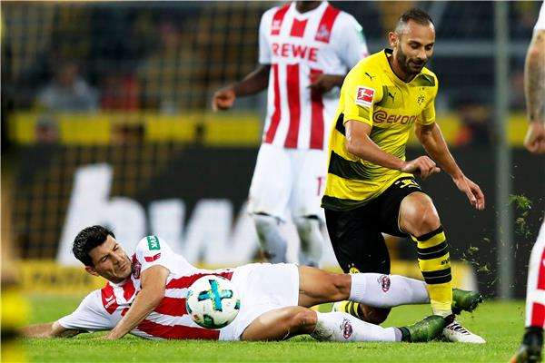 جانب من مباراة دورتموند وكولن