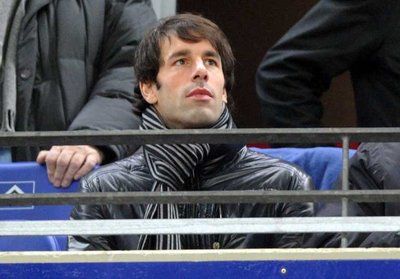 فان نستلروي جلس في المدرجات