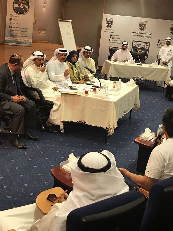 فليطح يناقش لائحة الاحتراف الجزئي مع ممثلي الهيئات الرياضية
