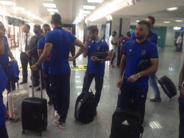 جانب من وصول الأهلي إلى تونس