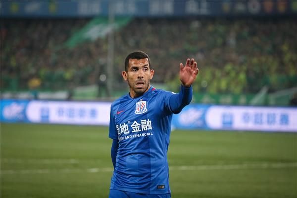  كارلوس تيفيز