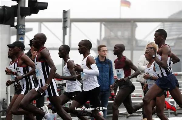 ?i=epa%2fathletics%2f2017-09%2f2017-09-24-06223286_epa