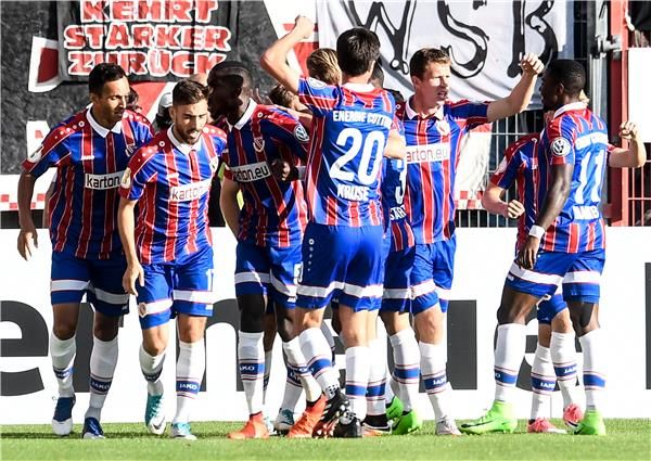 لاعبو كوتبوس