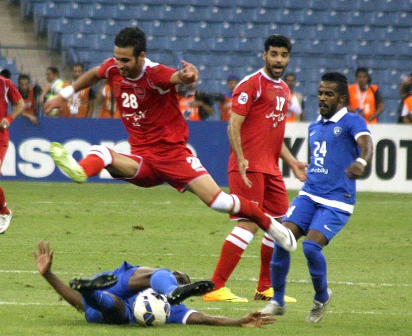 جانب من مباراة سابقة بين الفريقين