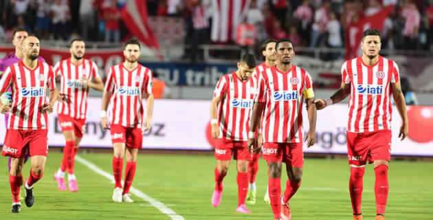 لاعبو أنطاليا سبور