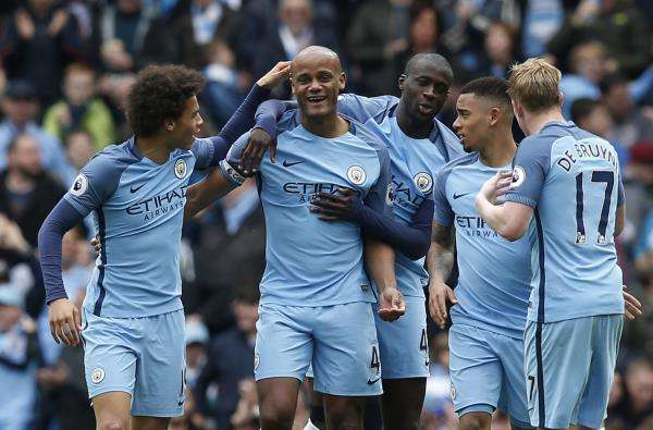 لاعبو مانشستر سيتي