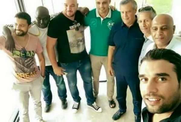 لاعبون قدامى مع المدب ببيته