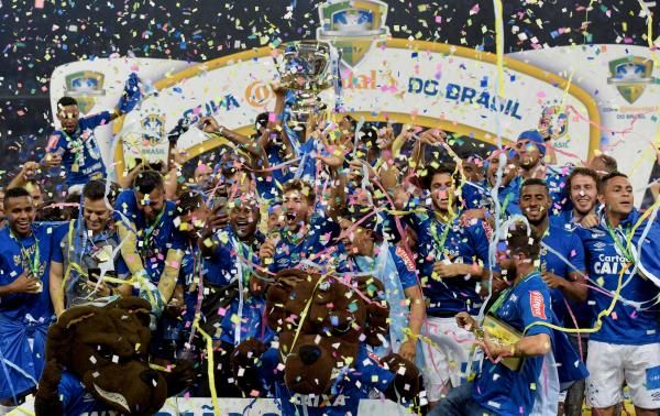 من تتويج كروزيرو 