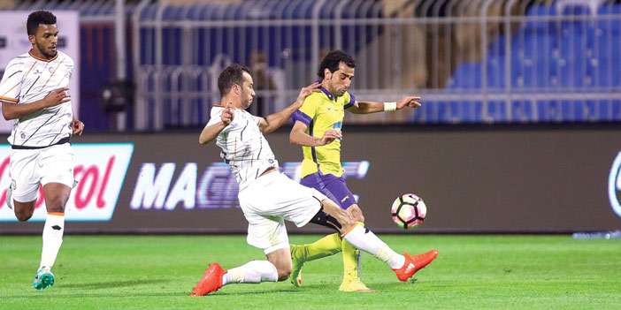 جانب من مباراة سابقة بين الفريقين