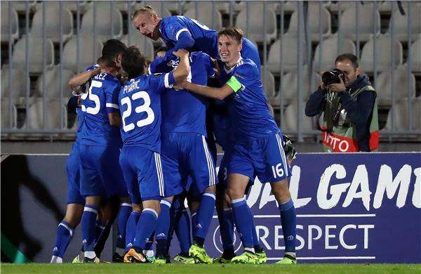 جانب من لقاء دينامو كييف وبارتيزان