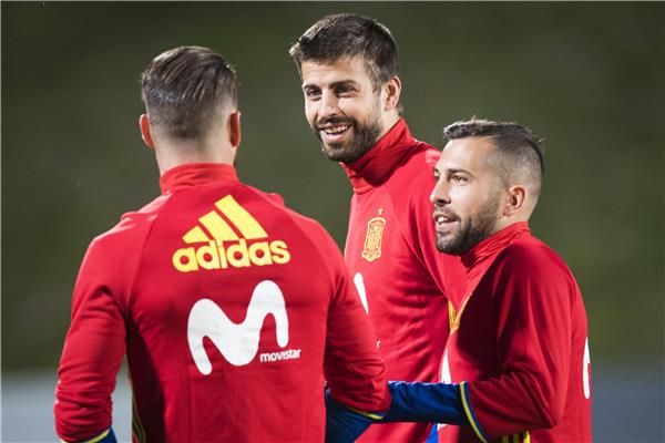 راموس وبيكيه وألبا