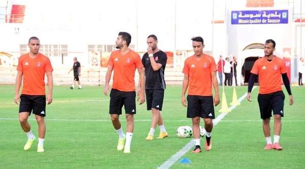 جانب من تدريبات النجم الساحلي