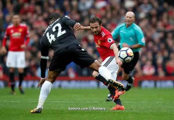 ?i=reuters%2f2017-09-30%2f2017-09-30t152426z_1785386554_rc18c4ea5410_rtrmadp_3_soccer-england-mun-cry_reuters