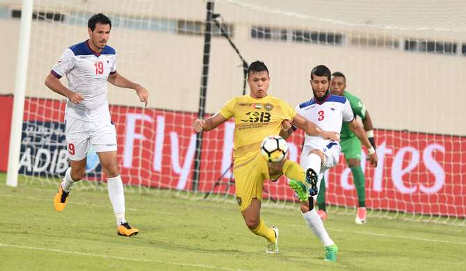 جانب من مباراة الشارقة والوصل