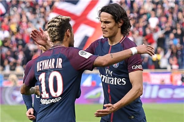 نيمار وكافاني