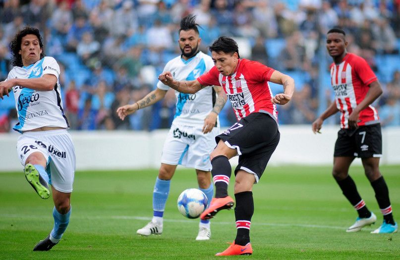 من لقاء إستوديانتس لابلاتا وتيمبيرلي